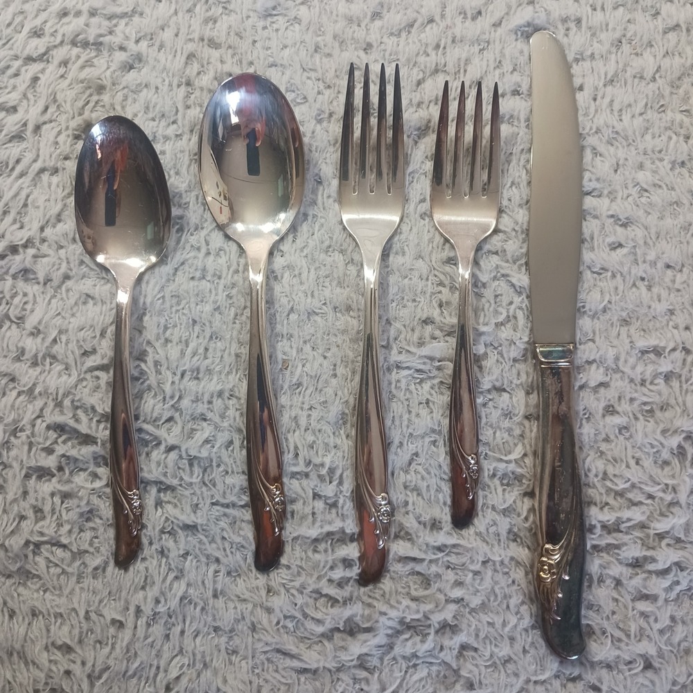 VTG Rogers & Bro EXQUISITE Radiant Lady Silverplate 5pc‎ Setting w/ Box Dining